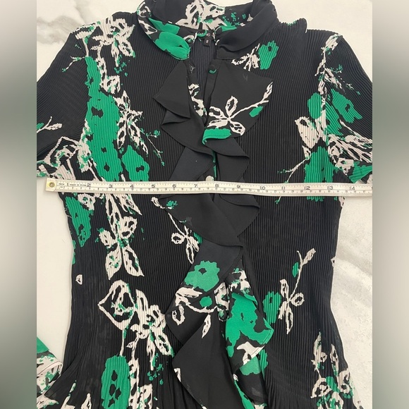Violet & Claire Black/Green Floral Blouse Pleated With Ruffles 3/4 Sleeves Sz S - Picture 13 of 15